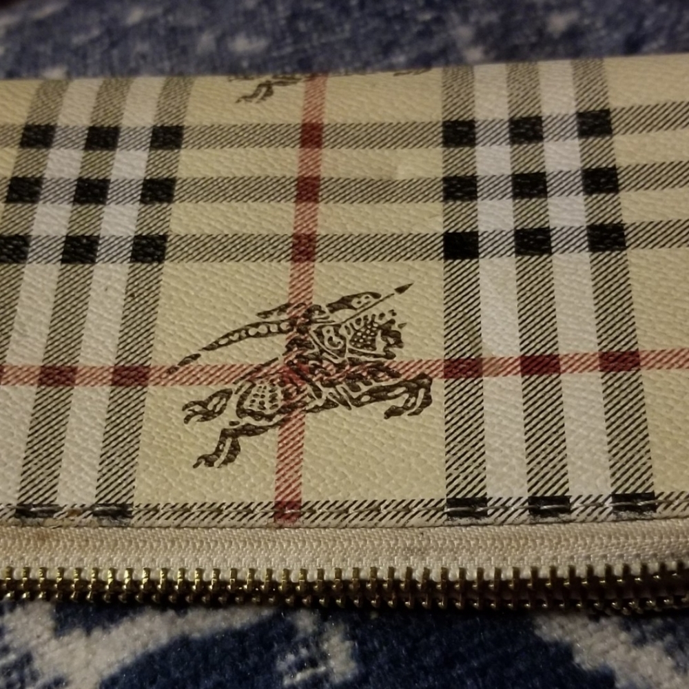 New Burberry zipper wallet